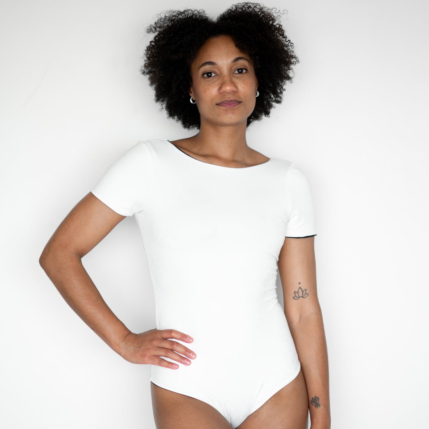 Body Minimal Manga Curta - 4 em 1 - Duas Cores